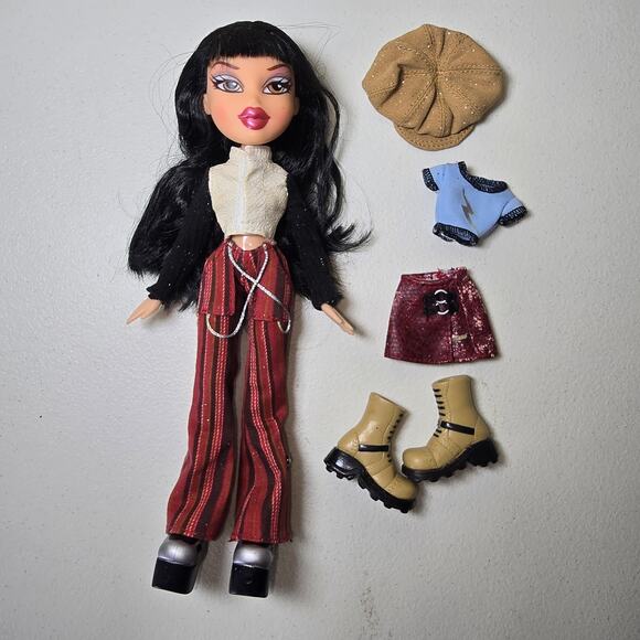 Bratz Vintage 2001 Jade Xpress It! Doll + Original Clothes & Boots - Picture 1 of 10